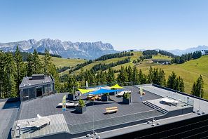 Aussichtsplattform Riesen-Panorama in Brixen im Thale auf Zinsbergbahn Gondel