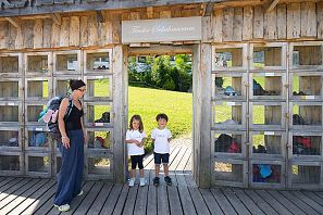 Barfußweg am Berg im Hexenwasser Söll