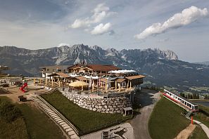 Kaiserlounge am Hartkaiser Bergstation in Ellmau in SkiWelt Wilder Kaiser im Sommer in Tirol