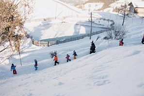 Kinder Geburtstag mit Thema Hexe im Winter Hexenwasser SkiWelt Söll