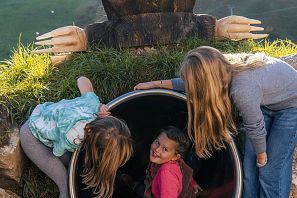 Kinder in Rutsche in Hexenwasser Söll