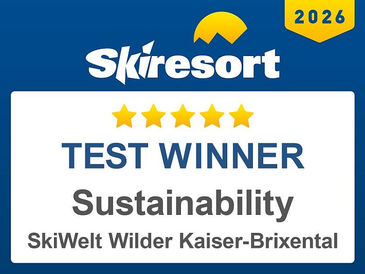 Etiqueta que indica ganador de prueba en sostenibilidad del Skiresort SkiWelt Wilder Kaiser-Brixental, con 5 estrellas y el año 2026.