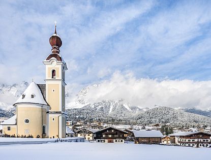 going-am-wilden-kaiser-ortszentrum-im-winter-59