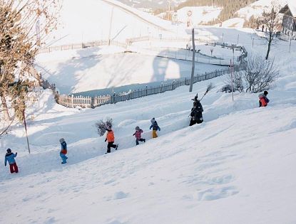 Kinder Geburtstag mit Thema Hexe im Winter Hexenwasser SkiWelt Söll