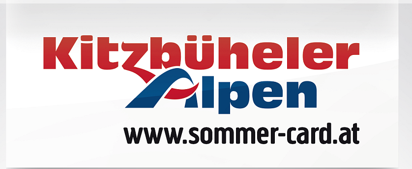 Das Bild zeigt den Schriftzug „SOMMERCARD“, der aus verschiedenen Aktivitäten im Freien besteht. Dazu zählen Wandern, Radfahren und Wassersport. Eine bunte, lebendige Darstellung der Sommerfreuden.