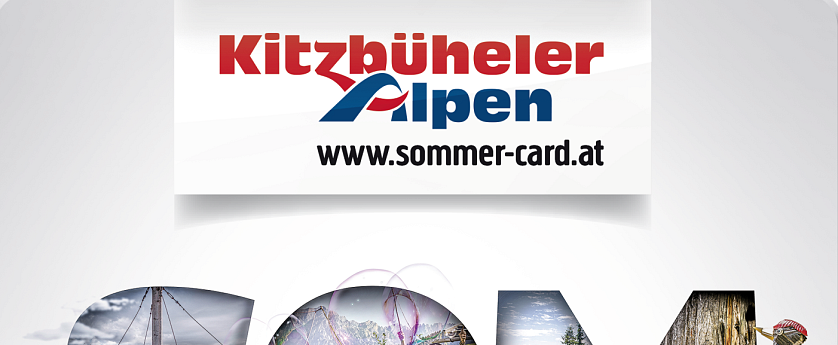 Das Bild zeigt den Schriftzug „SOMMERCARD“, der aus verschiedenen Aktivitäten im Freien besteht. Dazu zählen Wandern, Radfahren und Wassersport. Eine bunte, lebendige Darstellung der Sommerfreuden.