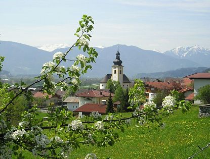 langkampfen-im-inntal-bei-kufstein-ortszentrum-im-sommer-15