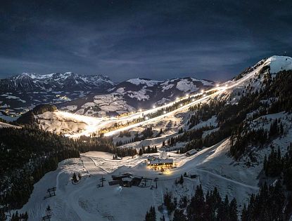 Aufnahme des Nachtskiareals in Söll.