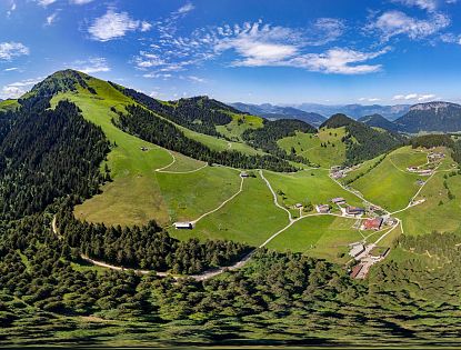 Panorama der Hohen Salve im Sommer.
