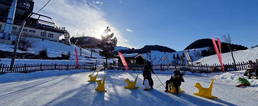 Blick auf den Natureislaufplatz in Söll.