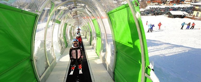 Sicht in einen Zauberteppichtunnel.