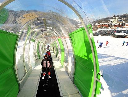 Sicht in einen Zauberteppichtunnel.