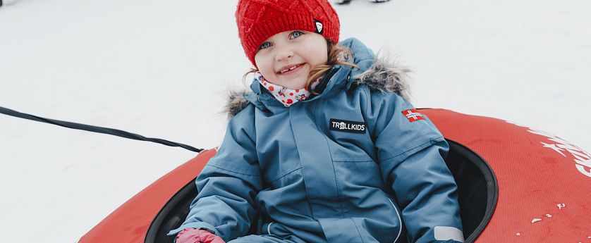 winter-wunderland-fuer-kinder-mit-hexen-skiwelt-soell-rutsch-reifen-cnick-berger-62