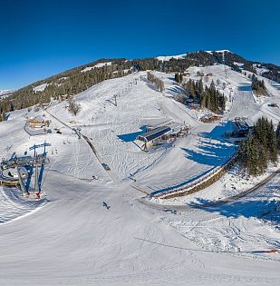 Panoramafoto der Mittelstation Salvenbahn zur Salvenalm oder Tenner Stadl in Hopfgarten