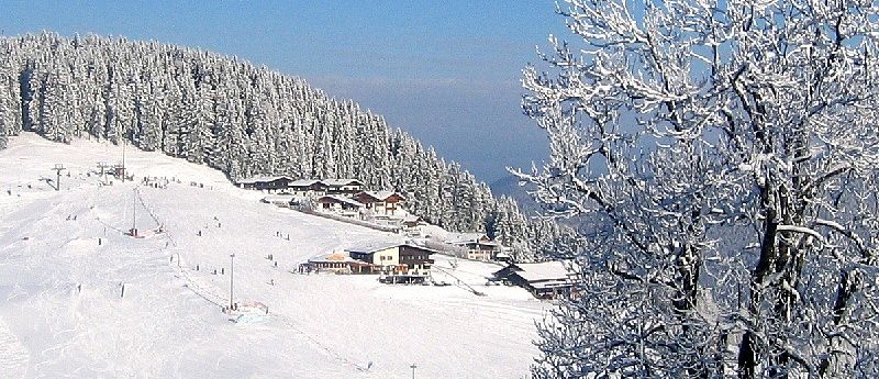 winterwanderung-zum-gasthof-salvenmoos-in-hochsoell-am-salvenmooser-kogl-in-skiwelt-beim-hexenwasser-2
