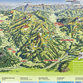 Karte einer alpinen Region mit Skigebieten, Bergbahnen und Pisten. Markierte Orte und Wege führen durch eine bergreiche Landschaft.