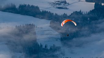 Flugschule Fly Tirol Tandemflug Winter Nebel